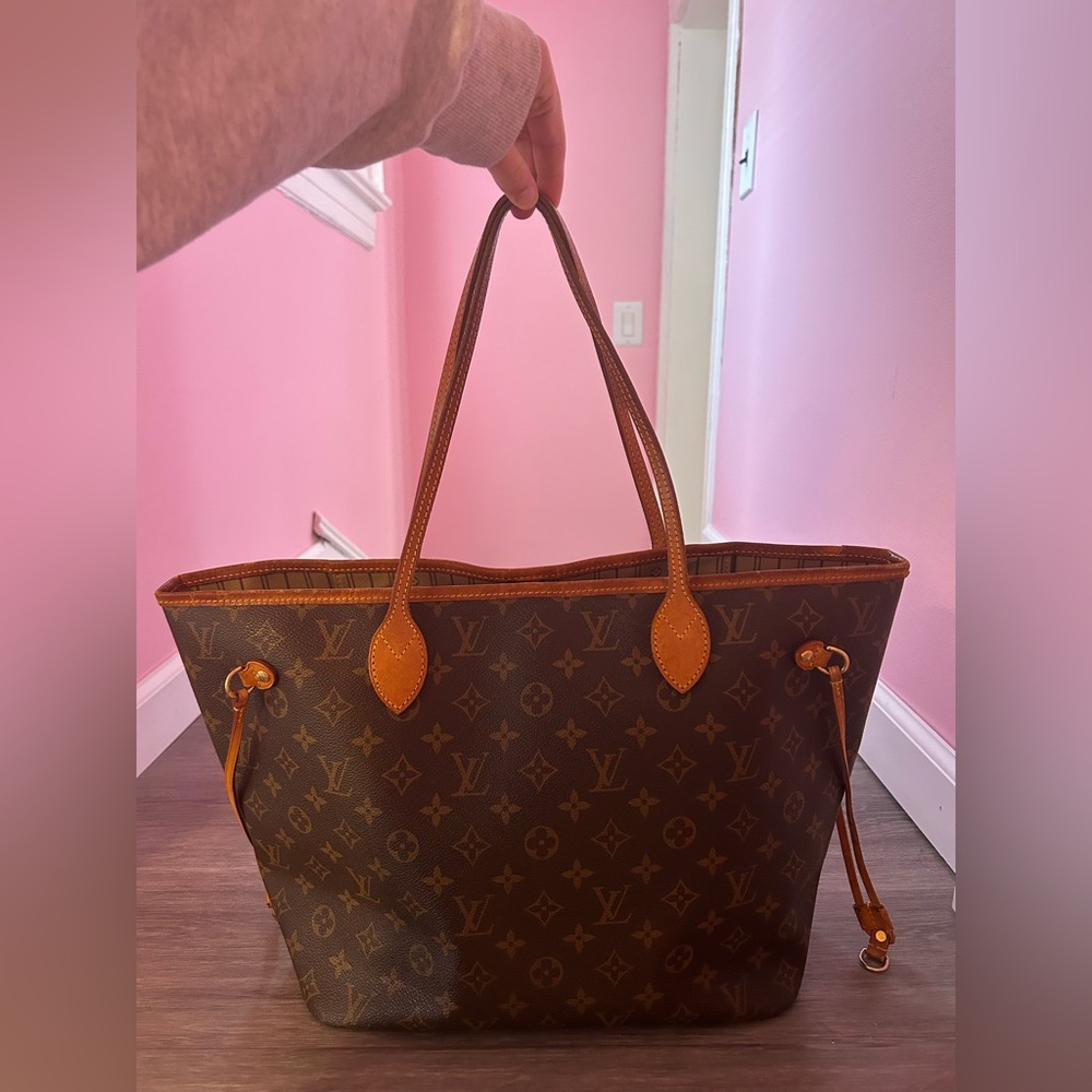 Authentic Louis Vuitton Neverfull MM